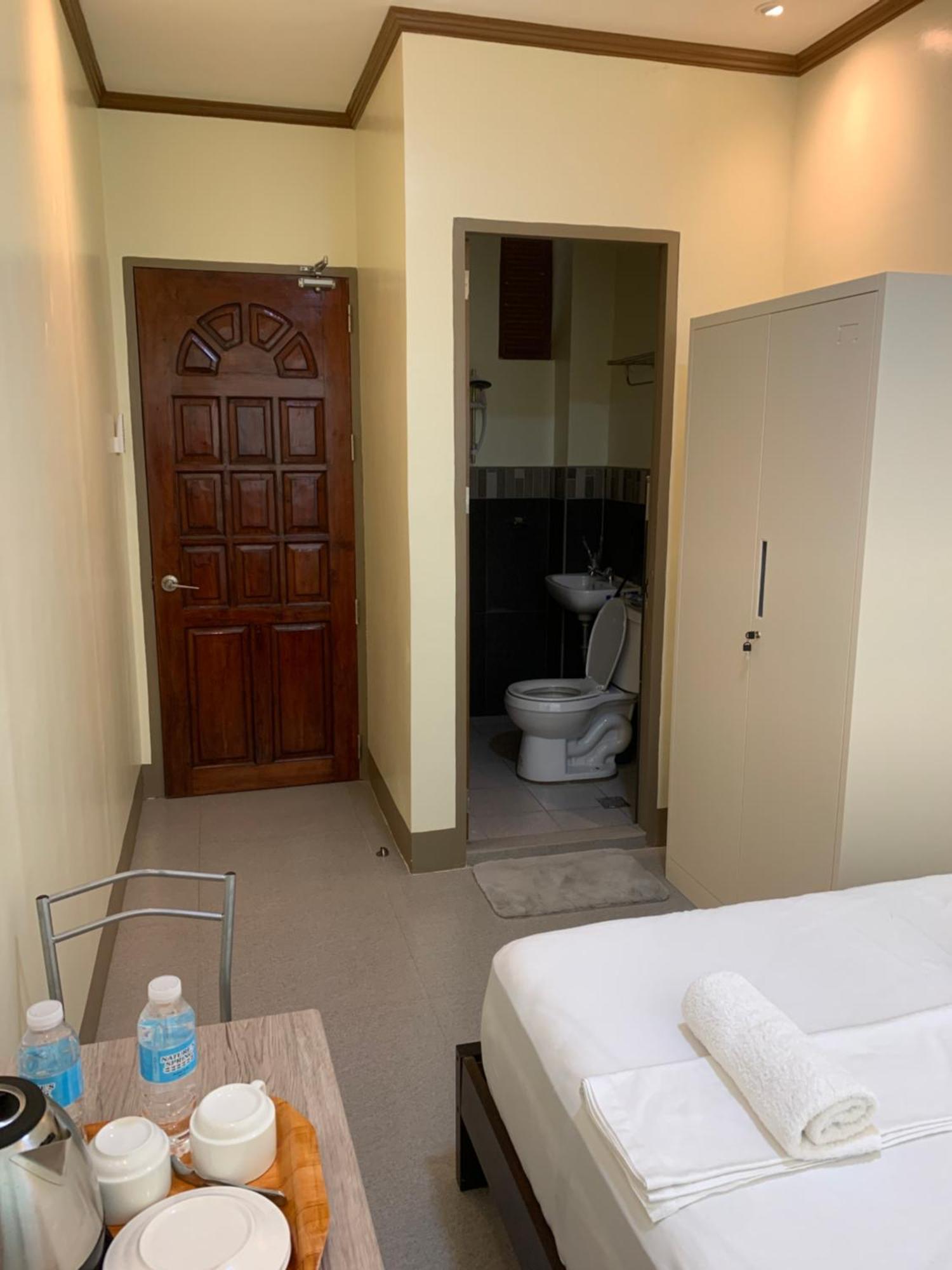 Zl Travelers Inn Batuan Exterior photo