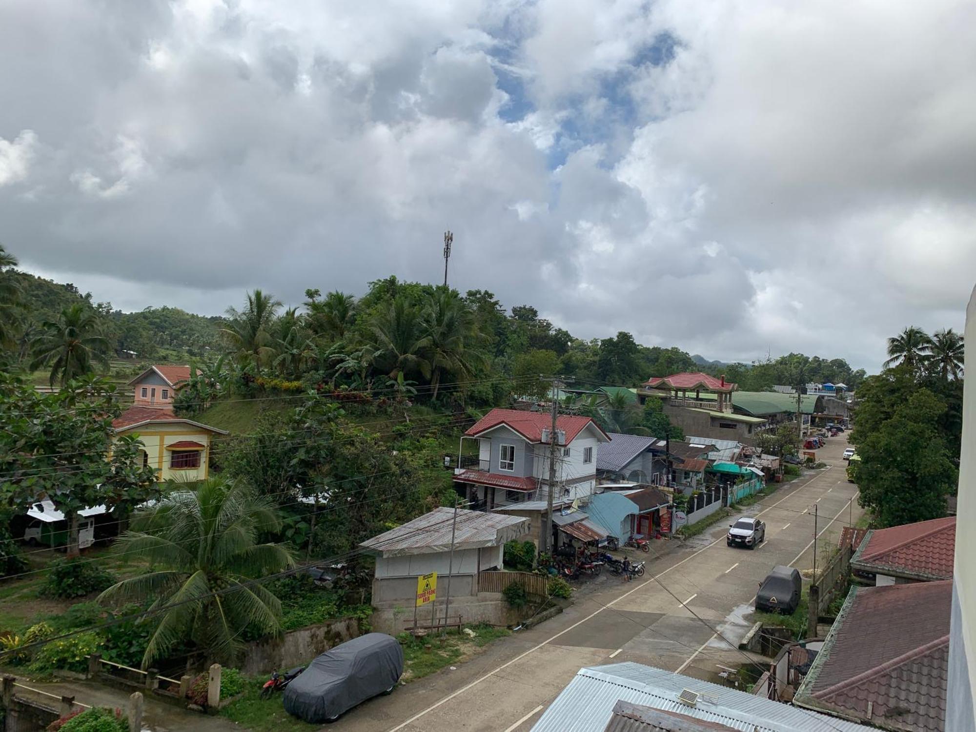 Zl Travelers Inn Batuan Exterior photo