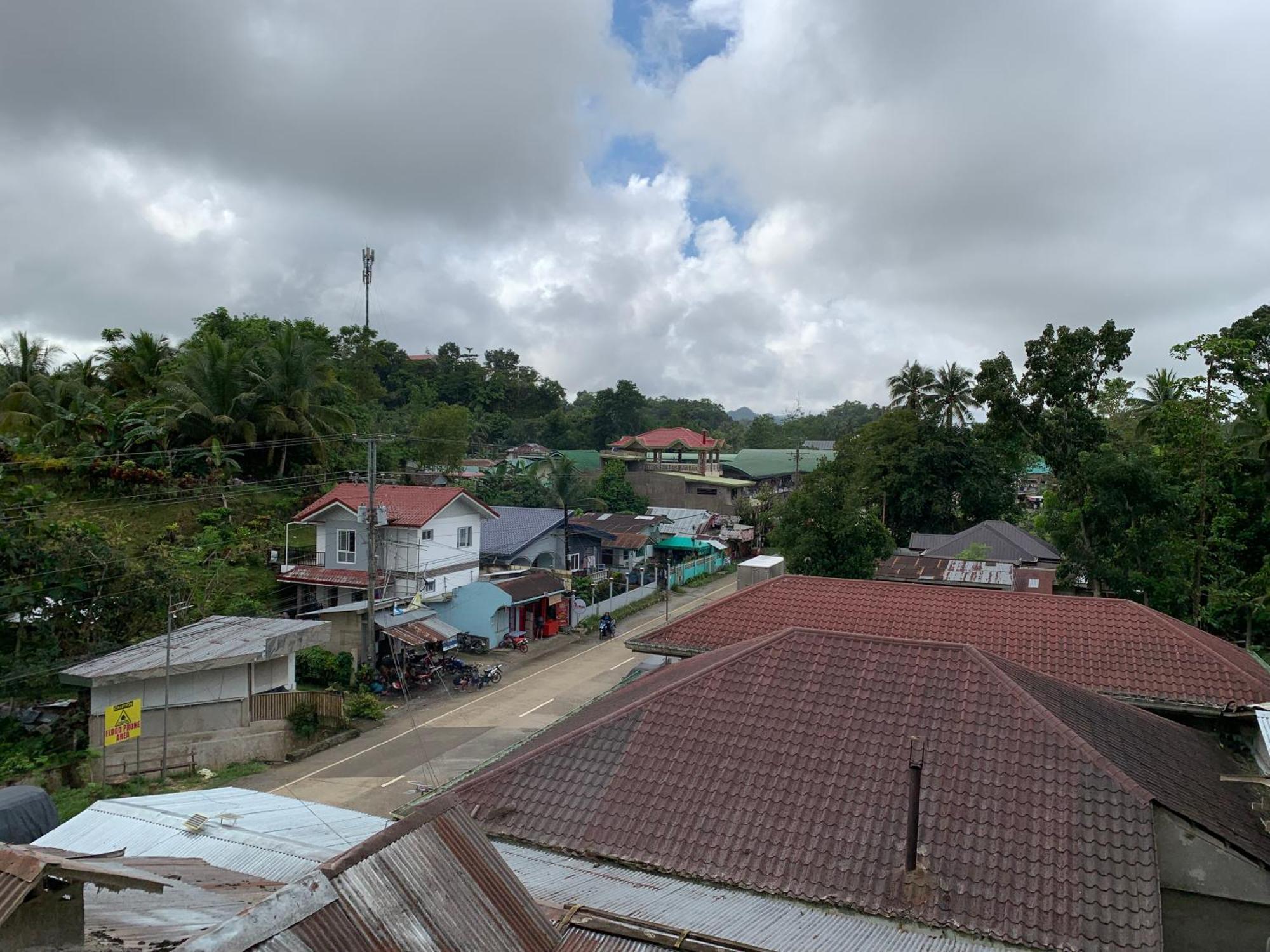 Zl Travelers Inn Batuan Exterior photo