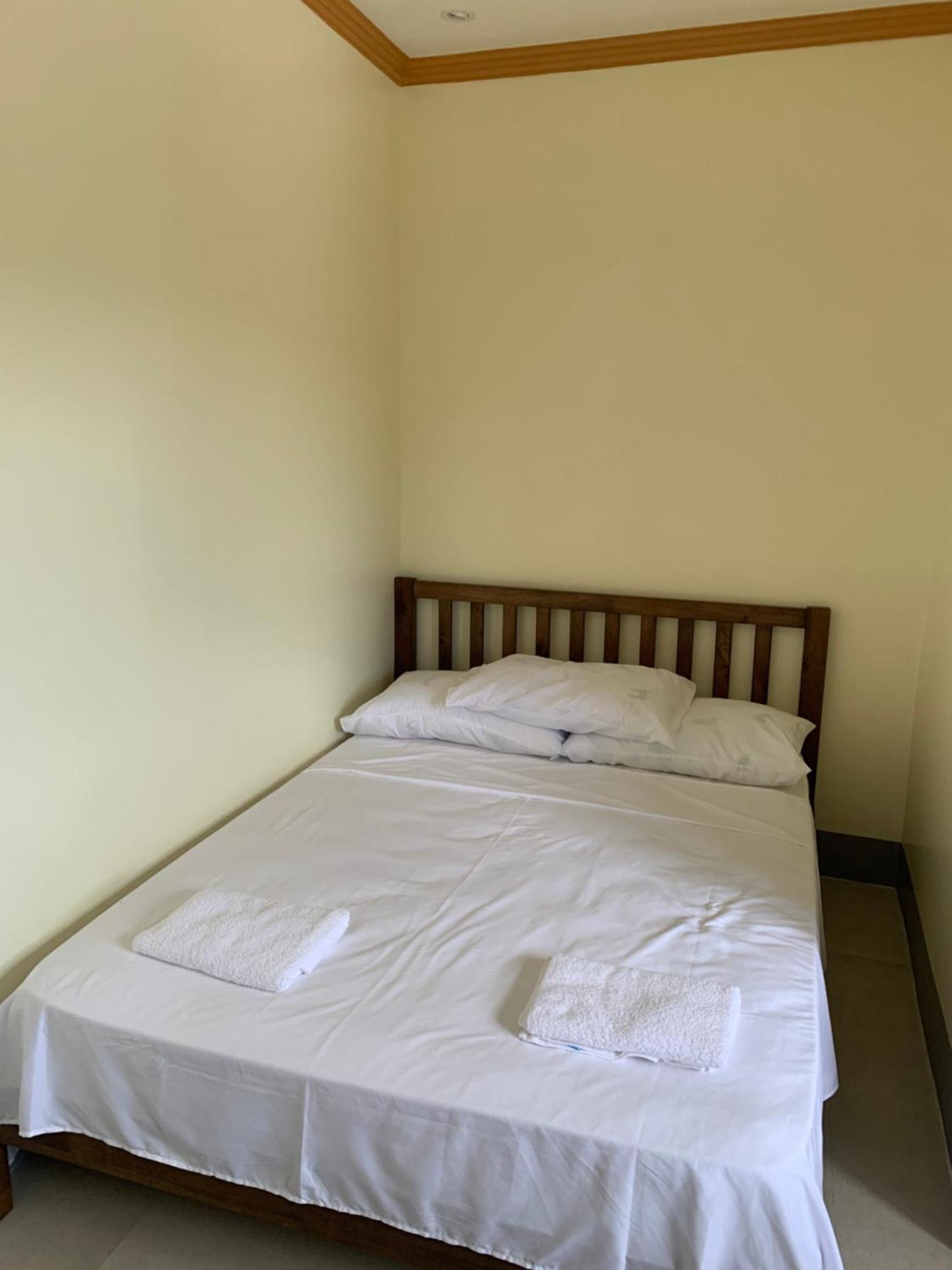 Zl Travelers Inn Batuan Exterior photo